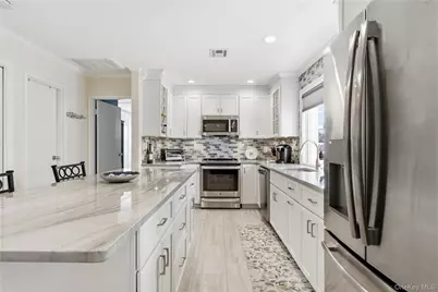 66 Harbor N, Amityville, NY 11701 - Photo 7