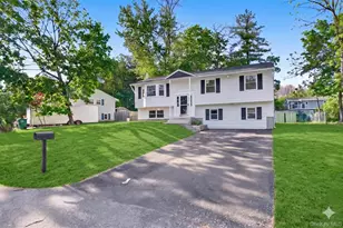 8 Mockingbird Ln, Poughkeepsie, NY 12601 - Photo 3