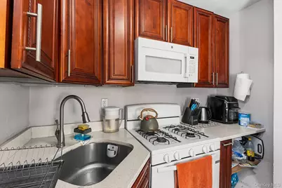 10138 131st Street, Richmond Hill, NY 11419 - Photo 9