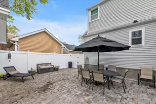 1700 Rugby Rd, Merrick, NY 11566 - Photo 19
