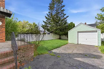 325 White Road, Mineola, NY 11501 - Photo 13