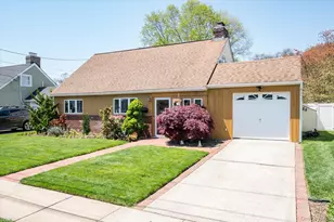 340 Seaford Ave, Massapequa, NY 11758 - Photo 3
