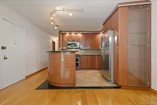 71-16 162nd St, Fresh Meadows, NY 11365 - Photo 3