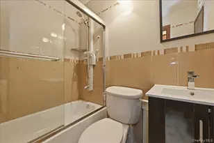 71-16 162nd St, Fresh Meadows, NY 11365 - Photo 21