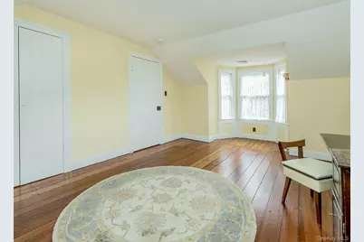 130 Mott Avenue, Roslyn, NY 11576 - Photo 19