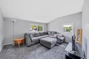 48 Hollyhock Rd, Levittown, NY 11756 - Photo 17