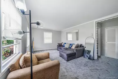 48 Hollyhock Road, Levittown, NY 11756 - Photo 7