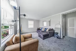48 Hollyhock Rd, Levittown, NY 11756 - Photo 7