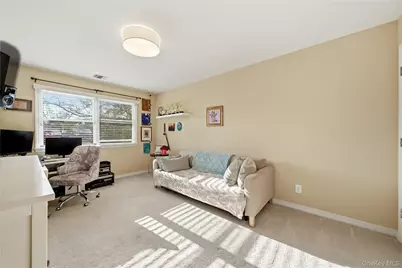 695 Higbie Lane, West Islip, NY 11795 - Photo 23