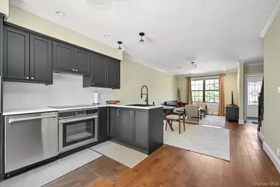 15822 Powells Cove Boulevard, Whitestone, NY 11357 - Photo 5