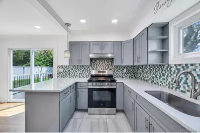 543 Coolidge Avenue, Rockville Centre, NY 11570 - Photo 13