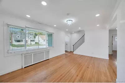543 Coolidge Avenue, Rockville Centre, NY 11570 - Photo 9