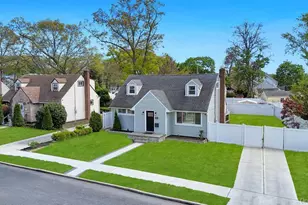 543 Coolidge Ave, Rockville Centre, NY 11570 - Photo 3