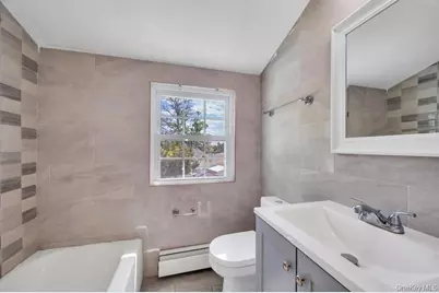 543 Coolidge Avenue, Rockville Centre, NY 11570 - Photo 23
