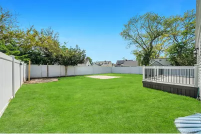 543 Coolidge Avenue, Rockville Centre, NY 11570 - Photo 35