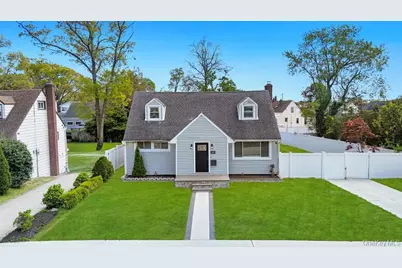 543 Coolidge Avenue, Rockville Centre, NY 11570 - Photo 1