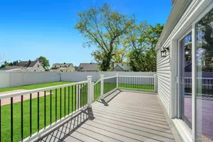543 Coolidge Ave, Rockville Centre, NY 11570 - Photo 37