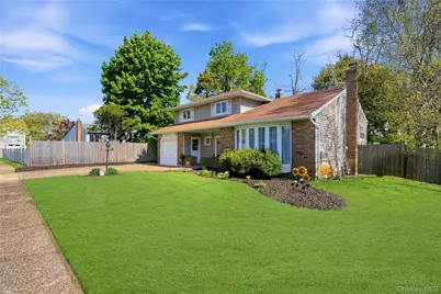 99 Redwood Lane, Massapequa Park, NY 11762 - Photo 41