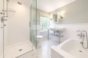 4 N Ravine Rd, Great Neck, NY 11023 - Photo 11