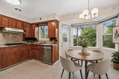 48 Stanton Circle, New Rochelle, NY 10804 - Photo 5