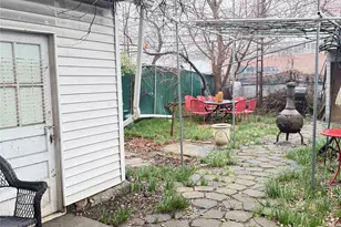 92-08 43rd Ave, Elmhurst, NY 11373 - Photo 15