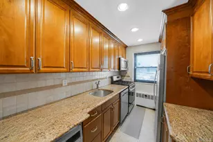 9137 153 Ave, Ridgewood, NY 11414 - Photo 11