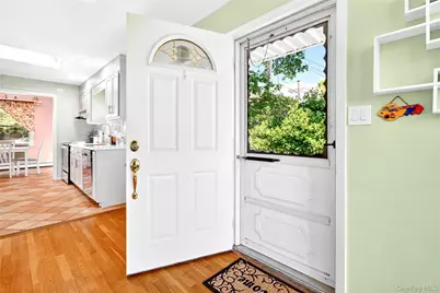 25 Hillside Avenue, Valhalla, NY 10595 - Photo 5