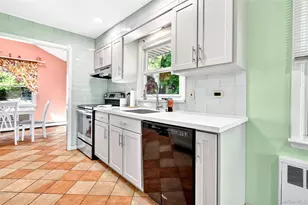 25 Hillside Ave, Valhalla, NY 10595 - Photo 13