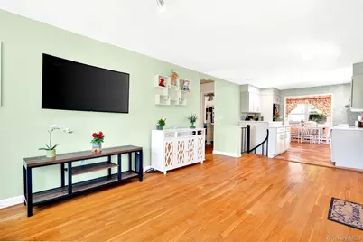 25 Hillside Avenue, Valhalla, NY 10595 - Photo 9