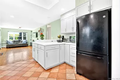 25 Hillside Avenue, Valhalla, NY 10595 - Photo 15