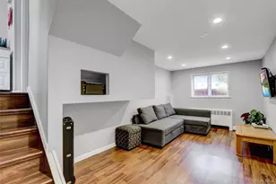 42 Briarwood Ln, Plainview, NY 11803 - Photo 19