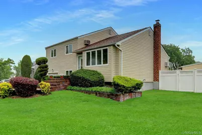 42 Briarwood Lane, Plainview, NY 11803 - Photo 23