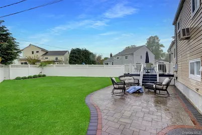 42 Briarwood Lane, Plainview, NY 11803 - Photo 3