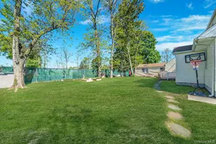 136 1st St, Brentwood, NY 11717 - Photo 7