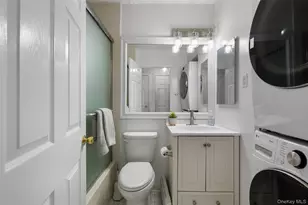 71-11 Sutton Pl, Fresh Meadows, NY 11365 - Photo 15