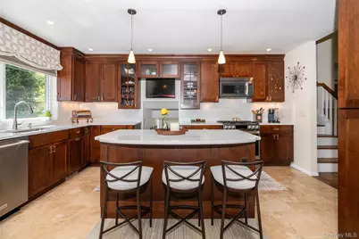 1 Lynns Way, New Rochelle, NY 10805 - Photo 3