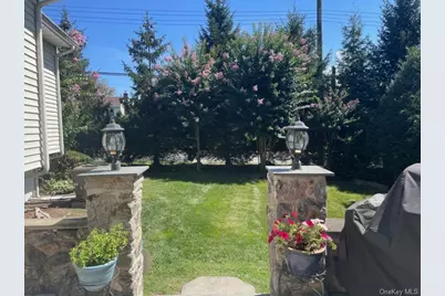 1 Lynns Way, New Rochelle, NY 10805 - Photo 19