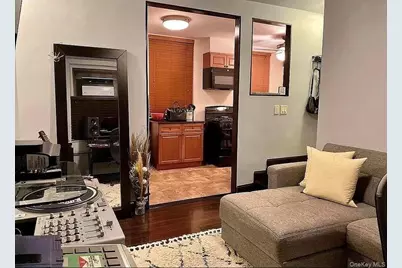 21-06 35th Street #1B, Astoria, NY 11105 - Photo 3