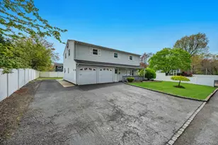 32 Beverly St, Islip, NY 11751 - Photo 27