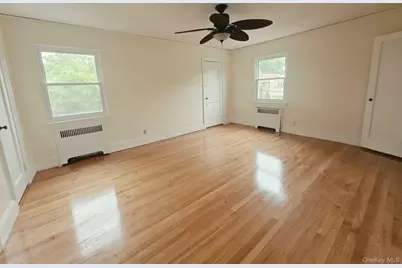 18015 Dalny Road, Jamaica, NY 11432 - Photo 9
