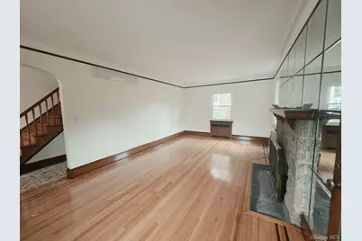 18015 Dalny Road, Jamaica, NY 11432 - Photo 3