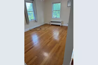 261 Schenck Avenue #2nd Floor, Great Neck, NY 11021 - Photo 3