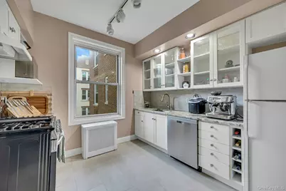 1440 Midland Avenue Avenue #4H, Bronxville, NY 10708 - Photo 11