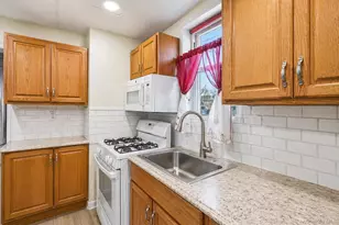 186-01 Nashville Blvd, Springfield Gardens, NY 11413 - Photo 9