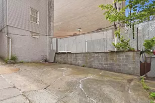 3855 Carpenter Ave, Bronx, NY 10467 - Photo 17