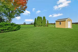 788 Reeves Ave, Riverhead, NY 11901 - Photo 5