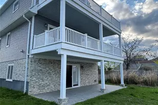 762 Pecan St, Lindenhurst, NY 11757 - Photo 11