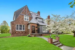 72 King St, Malverne, NY 11565 - Photo 3