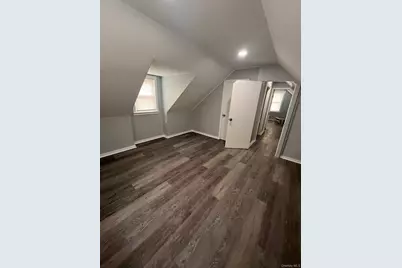 245 Warren Street, Uniondale, NY 11553 - Photo 21
