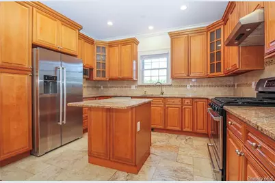 114 Oak Street #114, Harrison, NY 10528 - Photo 7